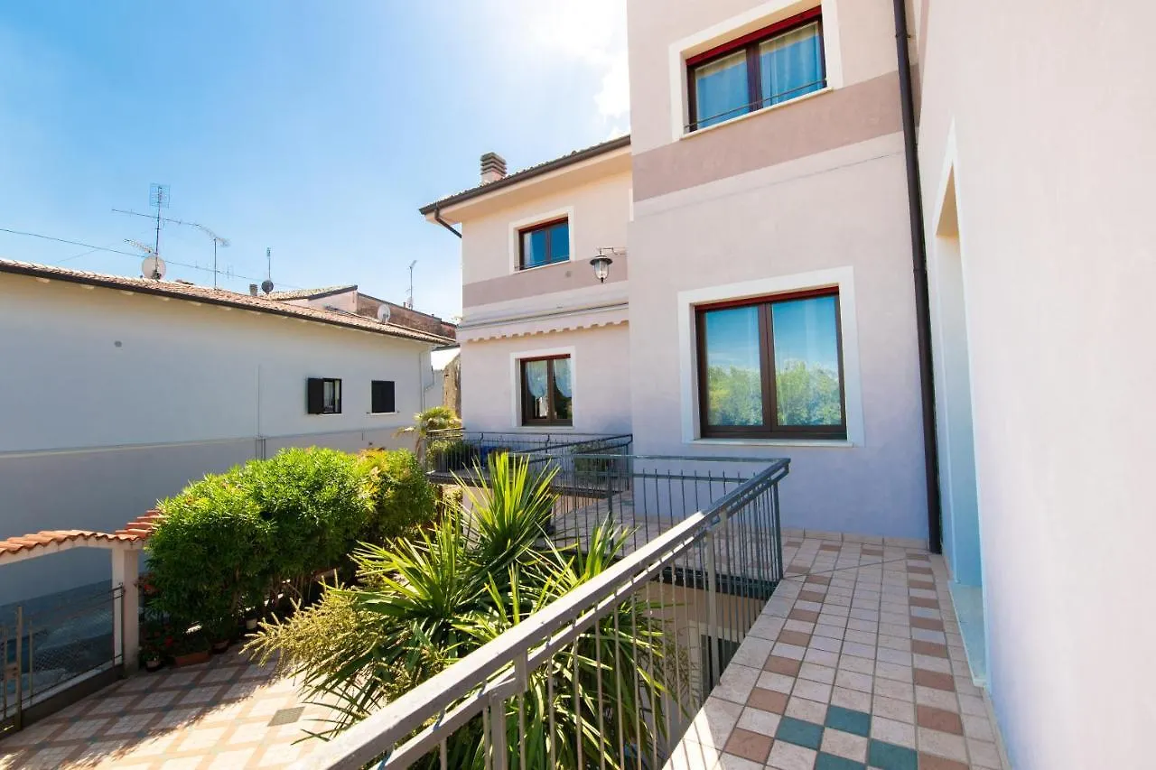 Apartment Il Cortiletto - Appartamento Anna Manerba del Garda Italy
